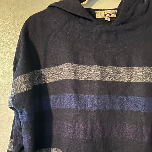 Lemlem 100% merino wool women's medium lilac hooded poncho shirt- Large - Picture 6 of 7